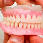 Experiencia con prótesis dentales removibles: consejos prácticos