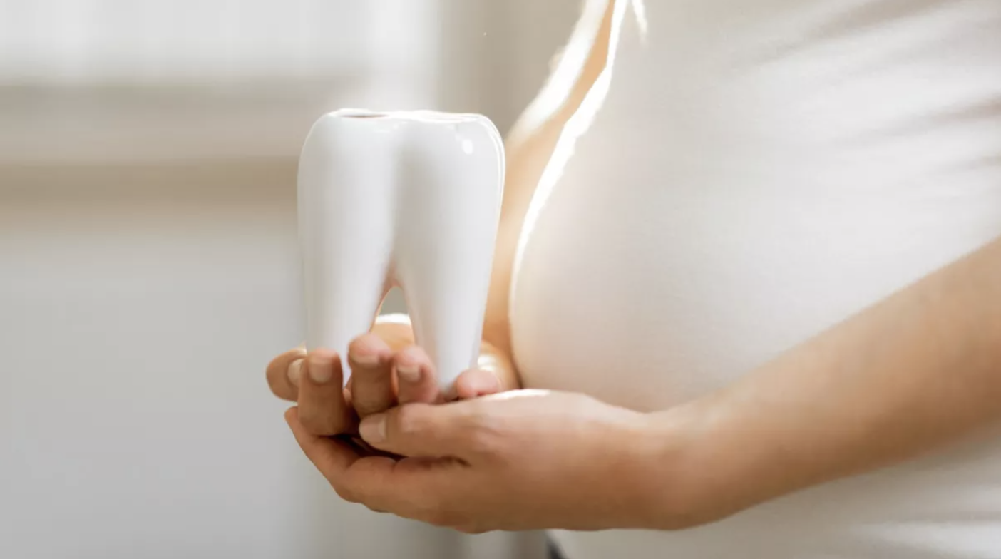 Tabla: Problemas bucales relacionados con las hormonas y soluciones