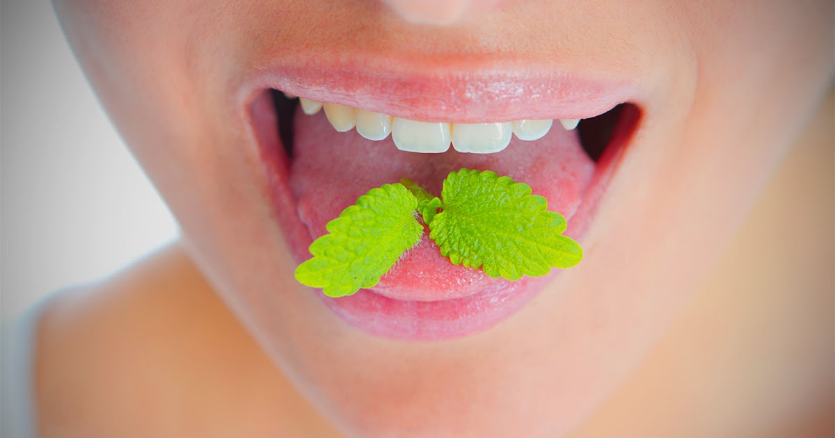 Hidratación y Saliva: Claves para un Aliento Fresco