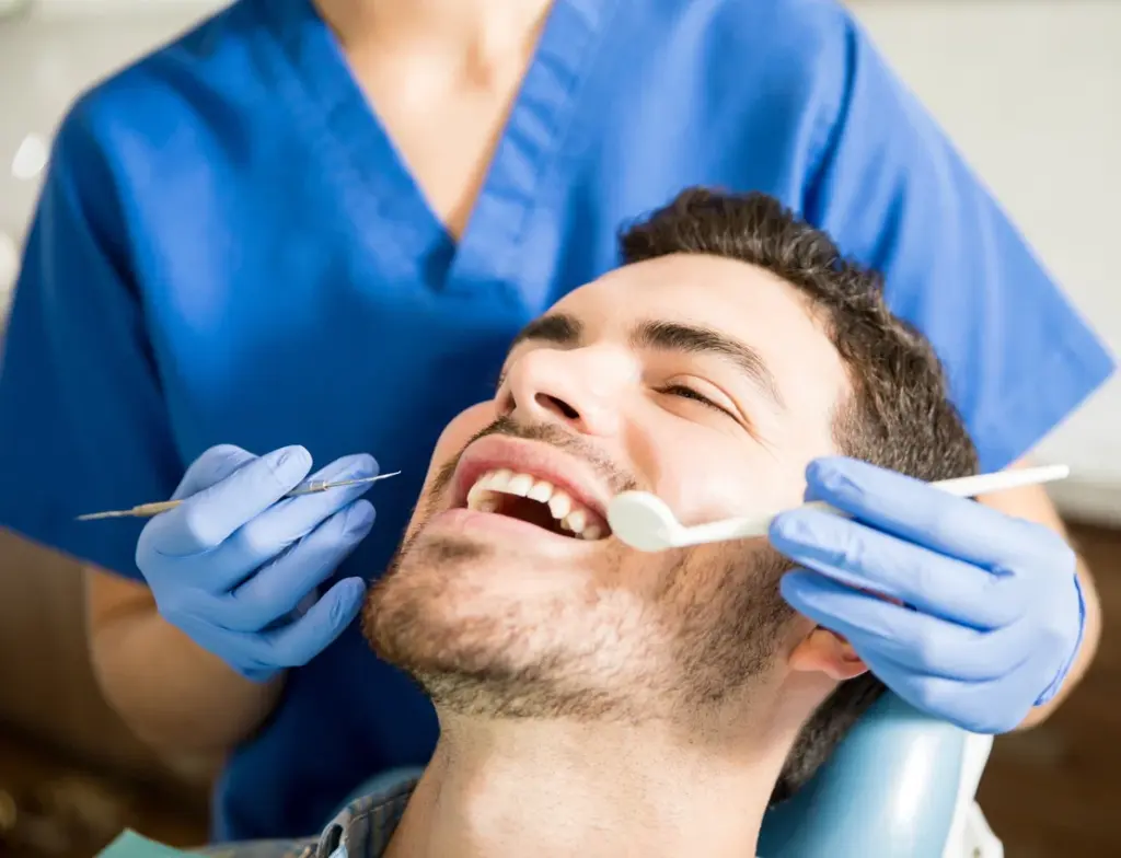 ¿Qué causa la erosión dental ácida?