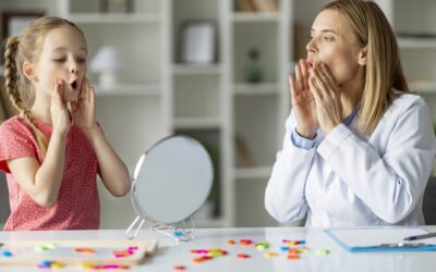 Terapia miofuncional niña con adulta